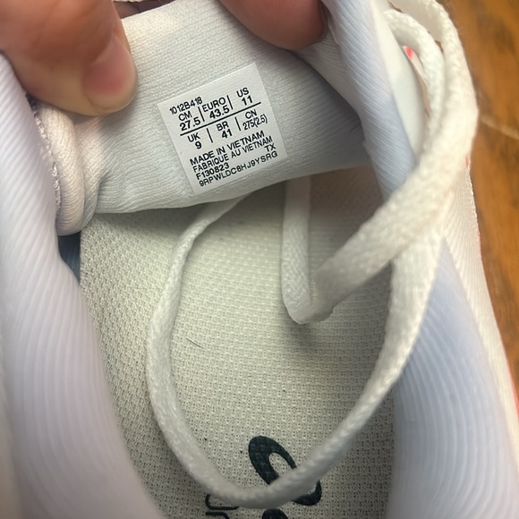 Asic Shoes - Picture 4 of 5